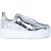 Windsor Smith Sneaker Racerr in silver laminated leather women\'s Trainers in Silver