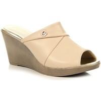 Wishot Be?owe NA women\'s Mules / Casual Shoes in BEIGE