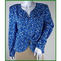Windsmoor - size 18 - - Blue with floral pattern - Blouse