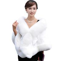 Women\'s Wrap Capelets Sleeveless Faux Fur Black / Burgundy / White / Gray Wedding / Party/ Feathers / fur Hidden Clasp