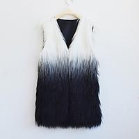 Women\'s Plus Size / Casual/Daily Street chic Fur CoatColor Block V Neck Sleeveless Winter White / Black Faux Fur Thick