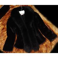 Women\'s Going out / Party/Cocktail Street chic Fur Coat, Solid Round Neck Long Sleeve Winter White / Black Faux Fur Medium