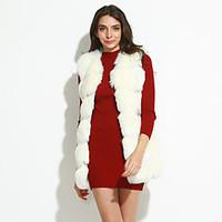 Women\'s Casual/Daily Simple Fur Coat, Solid / Rainbow Round Neck Sleeveless Fall Red / White / Black Faux Fur Medium