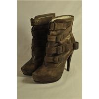 womens fashion bootshoe river island size 6 brown boots