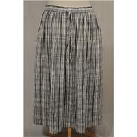 Women\'s skirt. Orvis - Size: L - White - Calf length skirt