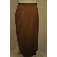 Women\'s wrap-around skirt. Austin Reed - Size: 16 - Brown - Checked skirt