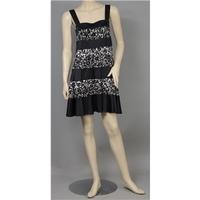 Wonderful Diane von Furstenburg strapped dress in 100% silk - size 4