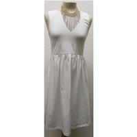 Womens summer dress. Asos - Size: 8 - White - Knee length dress