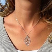 Women\'s European Fashion Leaf Alloy Skinny Pendant Necklace (1 Pc)