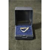 Women\'s wishbone ring. Unbranded - Size: Medium - Metallics - ring