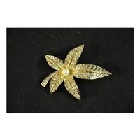 womens leafy brooch unbranded size medium metallics