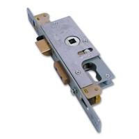 Yale L22180 Monarch Centre Lock Sashcase