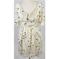 Yumi Cream With Black Stars Silk Smock Dress Size M