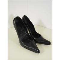 Yves Saint Laurent Size 6 Black Stiletto Court Shoes