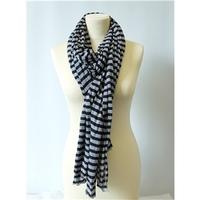 ZARA - Grey and Blue Border Scarf