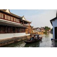 Zhujiajiao Ancient Town and Night Luxury Cruise Tour with Buffet in Shanghai